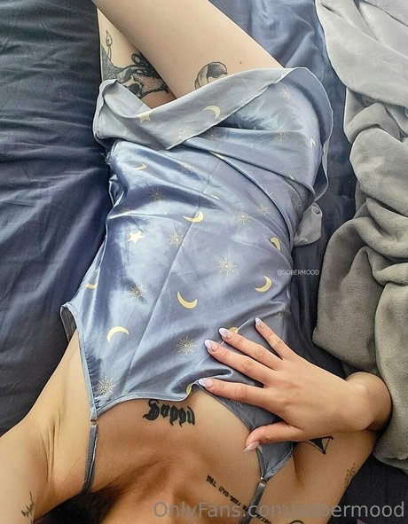 sobermood model art pictures