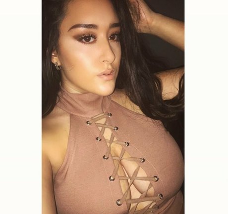 Olivia Hailey sex model picture