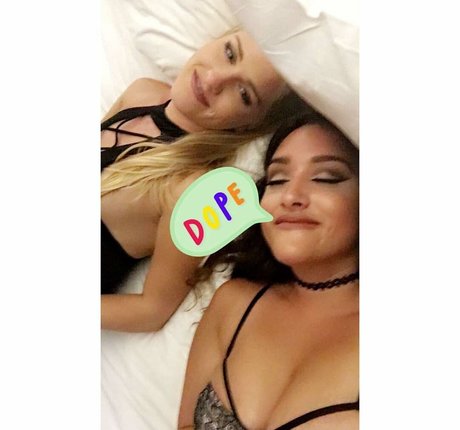 Olivia Hailey best star images