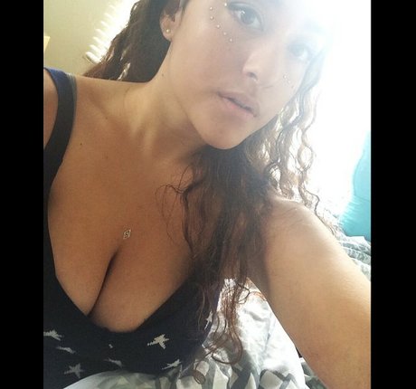 Olivia Hailey model pretty pictures