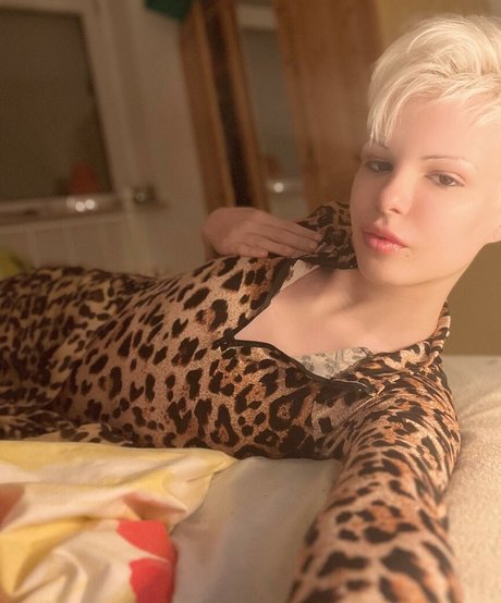 Blonditwink pornstar sexy photo