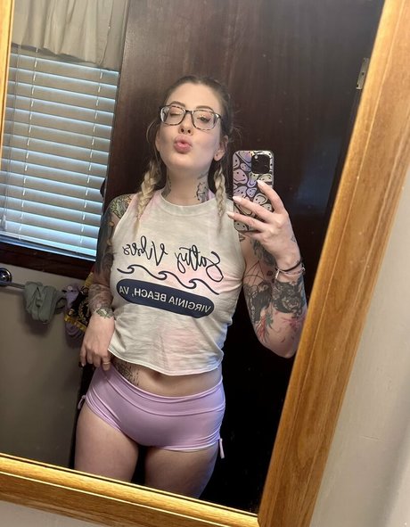 Sarah Karuna Satori sexy pornstar image