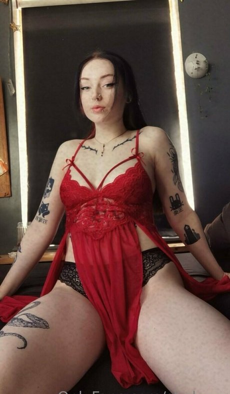 shakyxx nudes model img