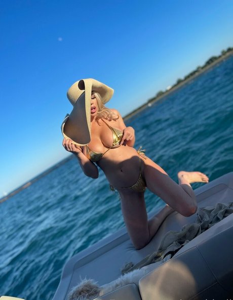 painted ladi xxx star picture