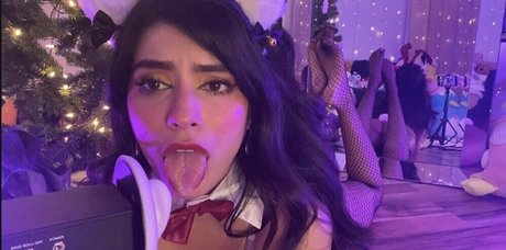 corneliusthecat model naked img