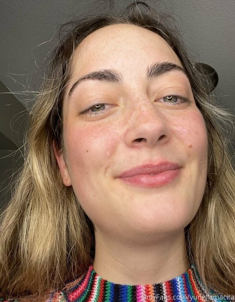 Lily Alcott nudes model pics