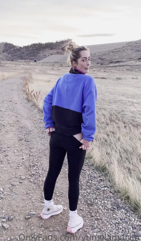 Lily Alcott free star pictures