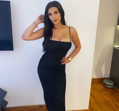 Esme Deacon model top pic