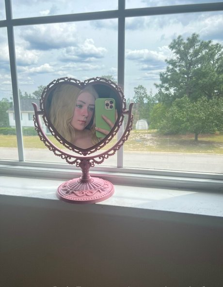 aurorabrookefree top model pictures