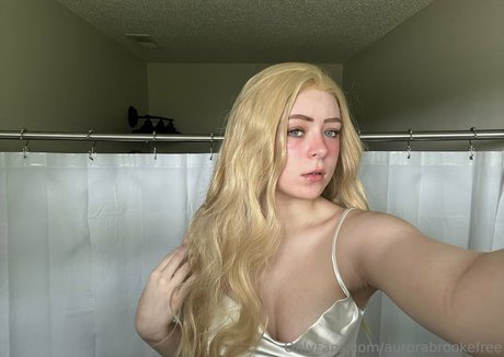 aurorabrookefree hot star image