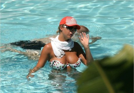 flat chested onlyfans best pic