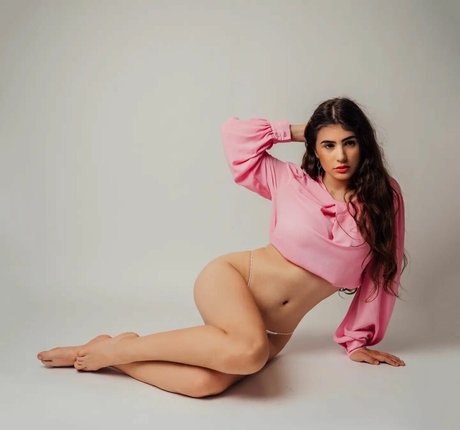 Xlovr model beautiful photo