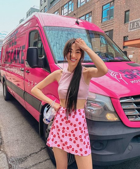 Waikei Waikeezy star hot picture