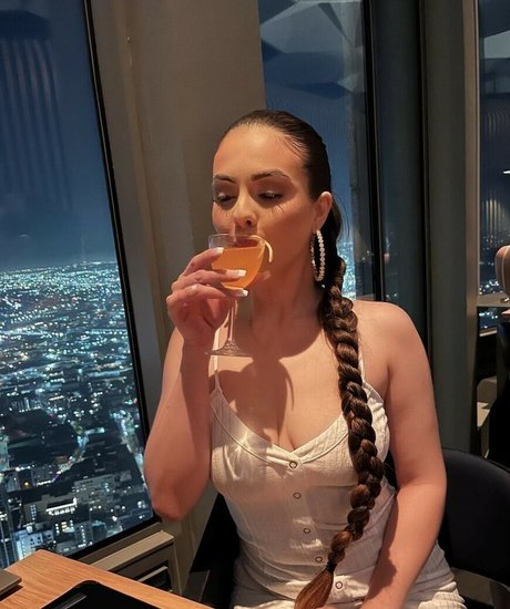 Rylee Gee pornstar naked images