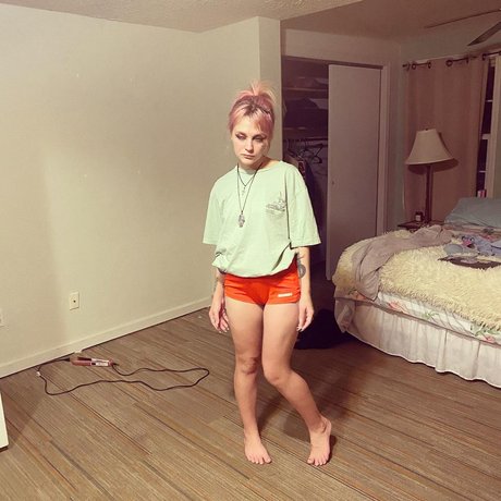 squat onlyfans free photo