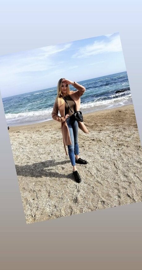 bunnyblondee model pretty pictures