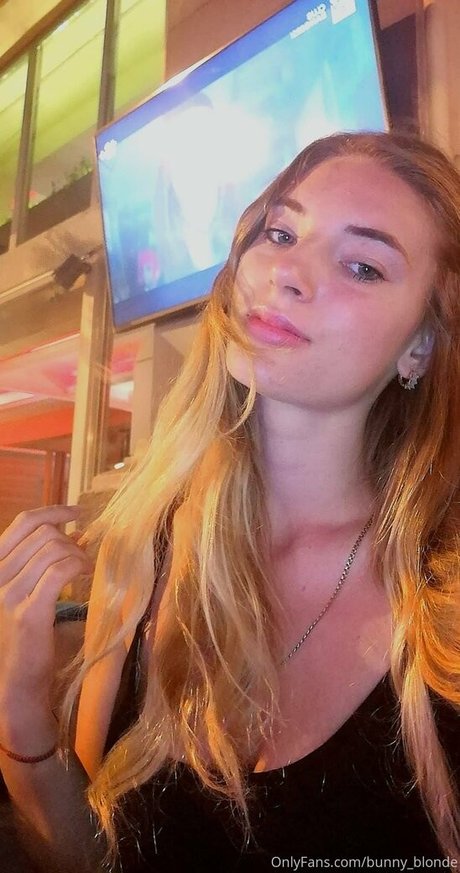 bunnyblondee Profile Photo