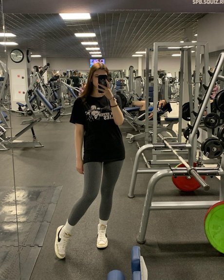 ell8ta sex model images