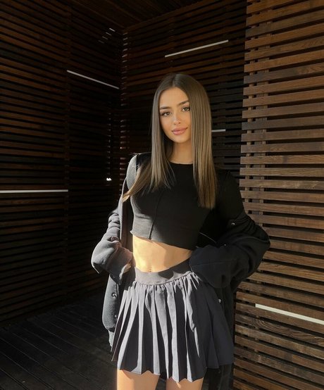 Iuliana Beregoi beautiful model photo