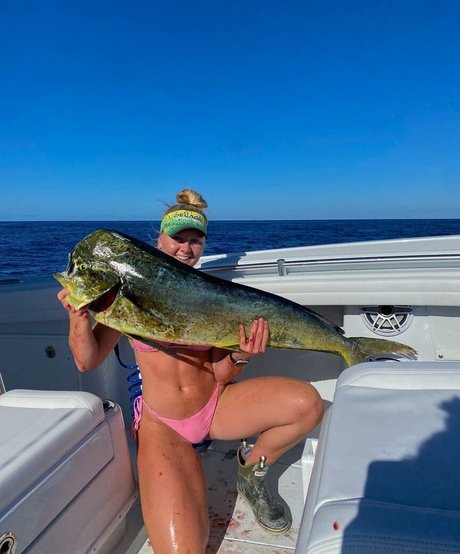 Hottest Fishing hot model pictures