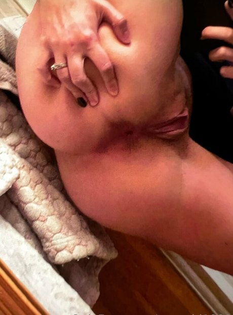 famous ladyboy onlyfans top photo