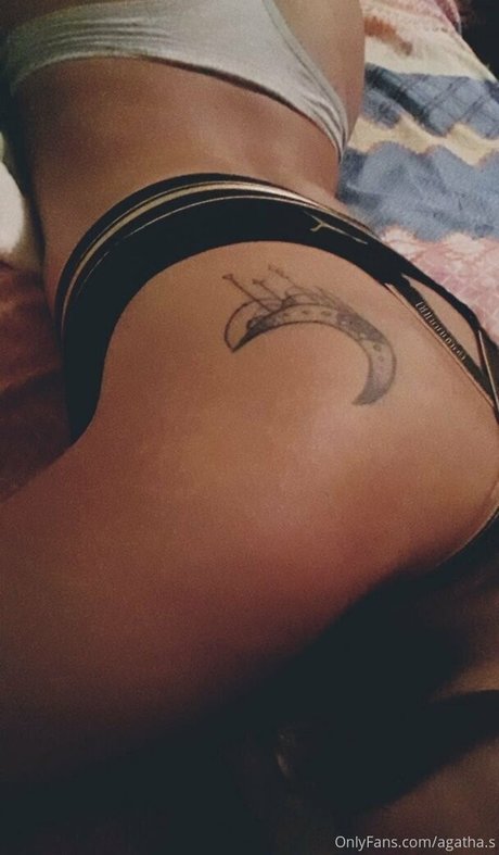 Agatha S model pornographic photo