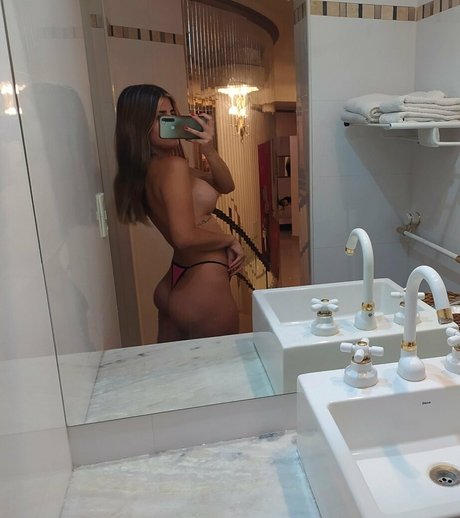 Agatha S best model pics