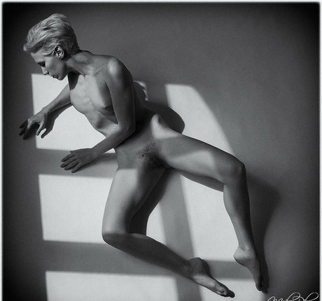 mikerhys model nude pics