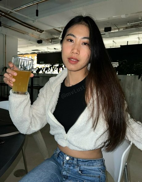 mvlust model free gallery