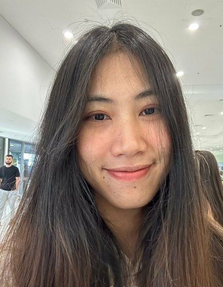 mvlust naked model picture