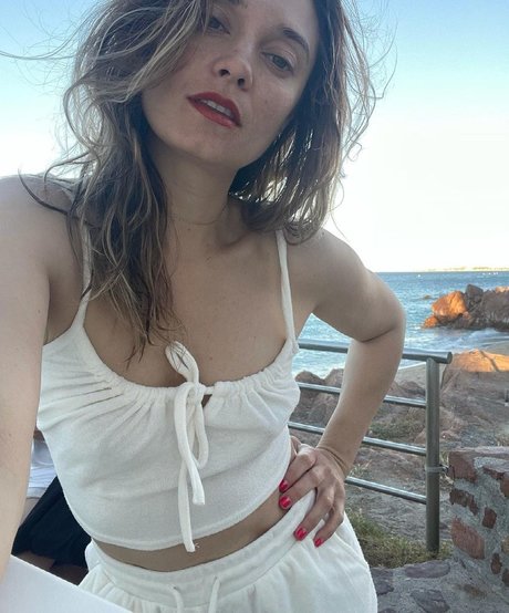 Spencer Grammer hot actress img