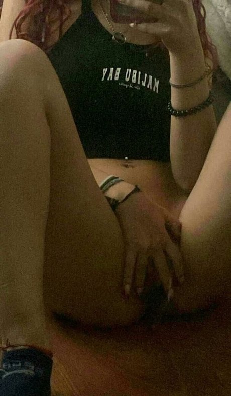 Cutebunnyred model pornographic archive