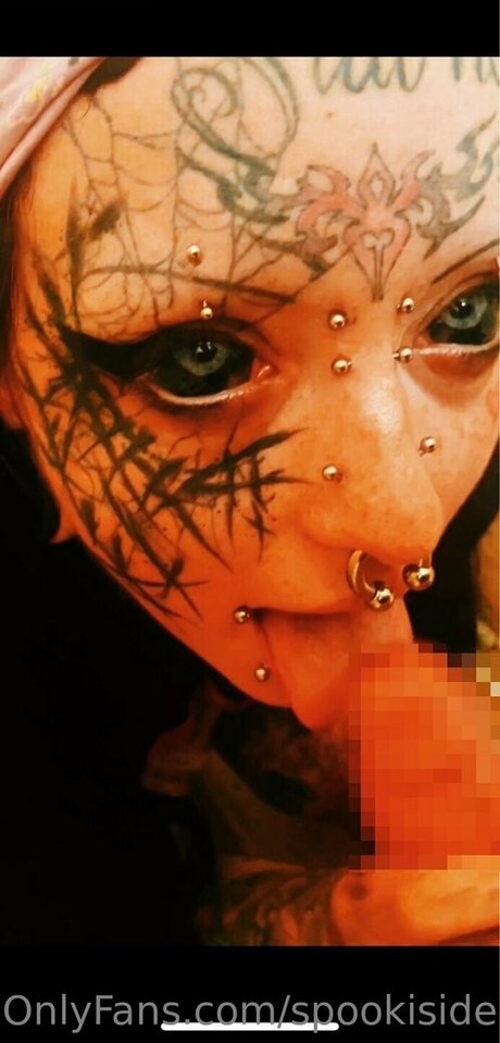 spookisideshow model nude images