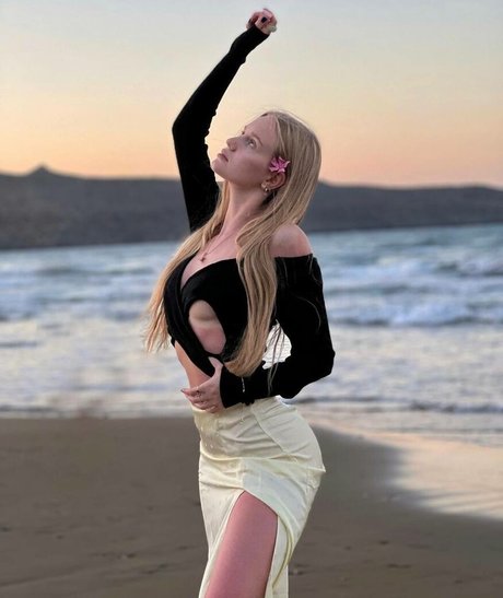 ebony smoking onlyfans porn pictures