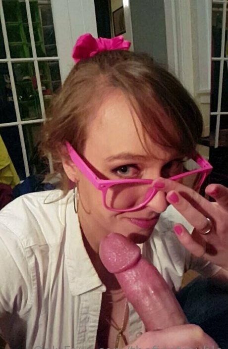 TheFineTrouble free star photos