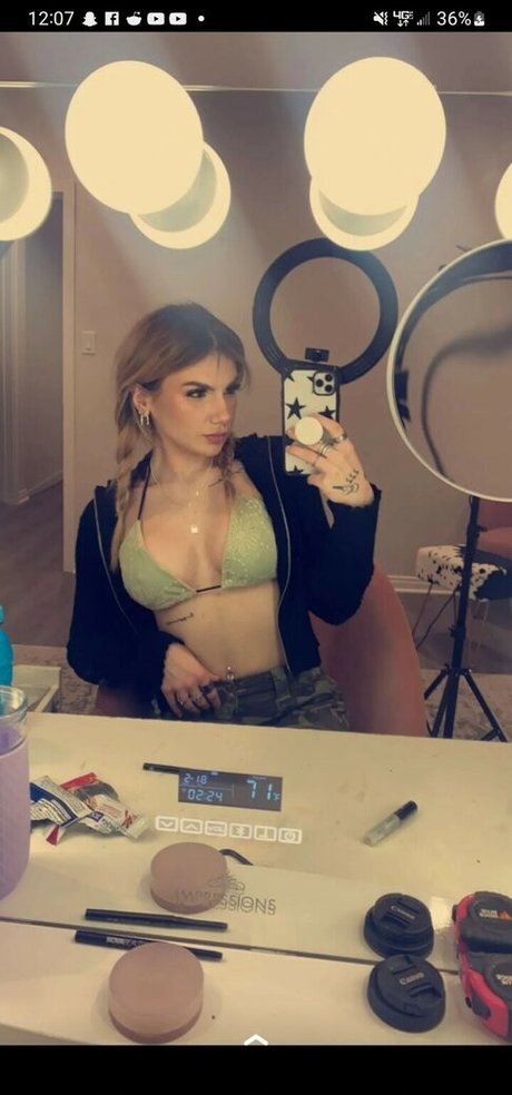 Baileyspinn nude actress photos