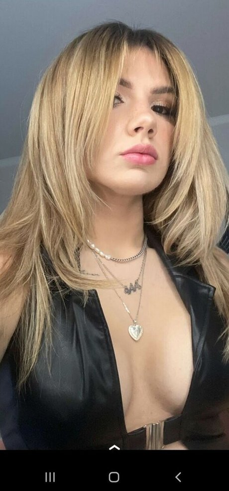 Baileyspinn pornographic model images