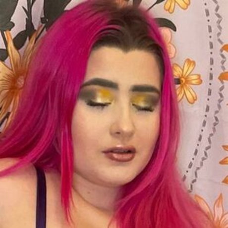 Shioffical model high quality photo