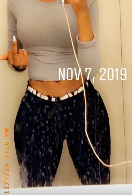 Supasoakerchy nude pornstar img