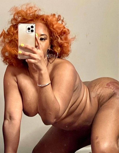 kweenbee982 adult actress photo