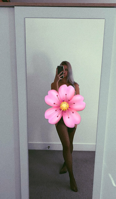 sxphieefree hd model image