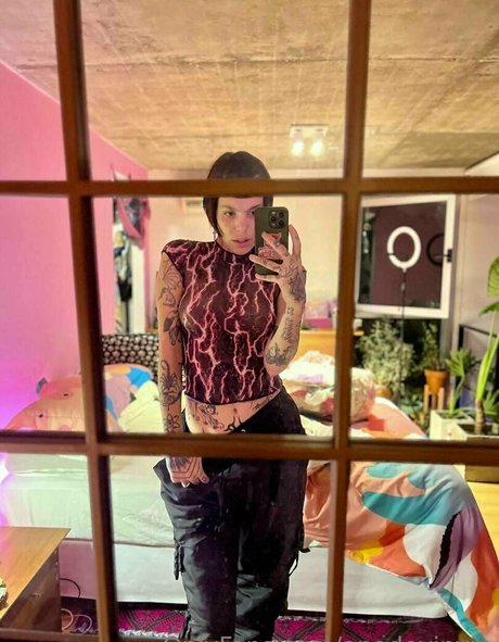 lips onlyfans pretty archive