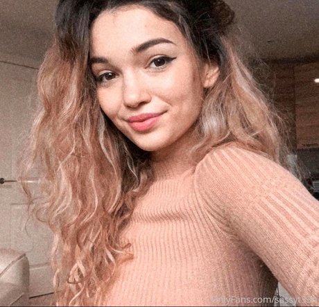 Sassyt33n nude star galleries