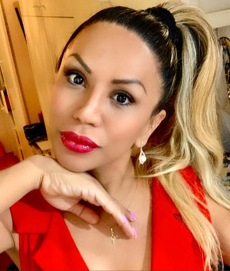 YzabellY StrayTT naked pornstar img