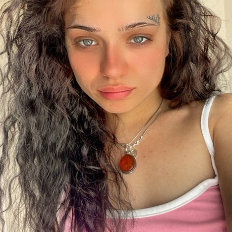 Sweetdarkness beautiful actress picture