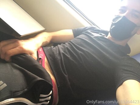 Esckaenor nude actress pic