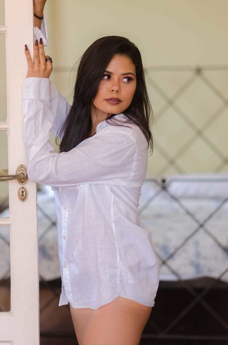 Lari Cute hd pornstar galleries