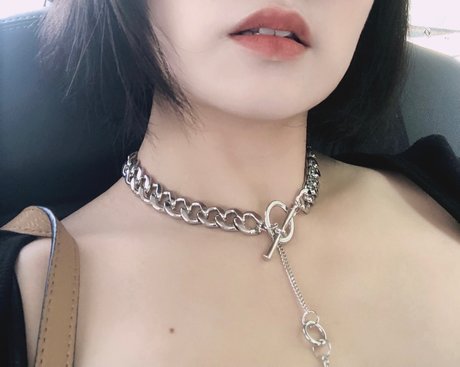 Micklob pornographic model pics