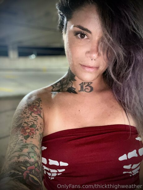 NjsFinest model erotic img