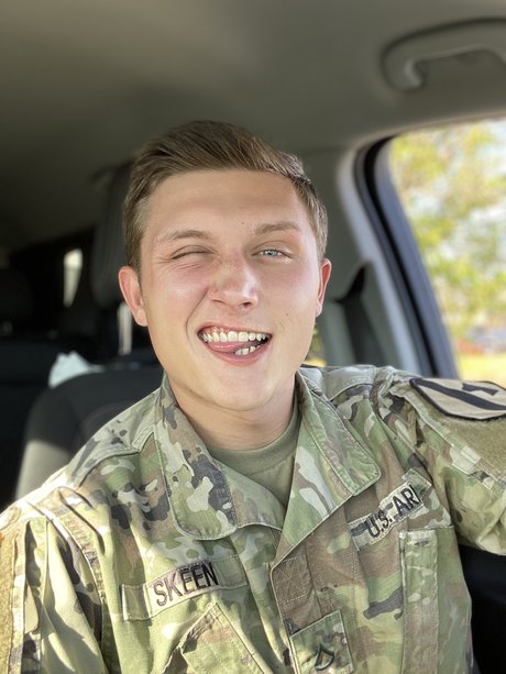 Joe Skeen pretty pornstar archive